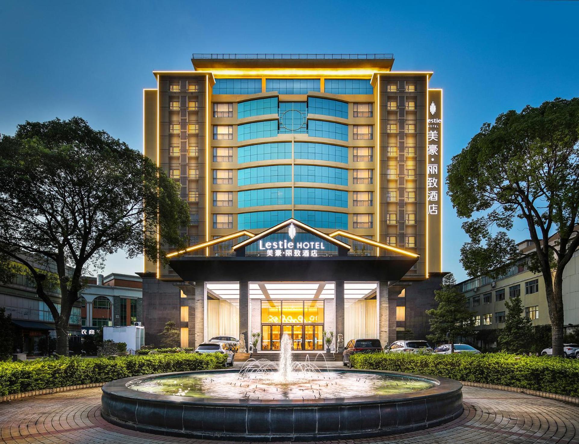 Mehood Lestie International Hotel Nancun Wanbo Metro Station Branch - Free Shuttle Bus To Canton Fair Complex During Canton Fair Period & Free Breakfast & Free Afternoon Tea & Free Midnight Snack & Free Vpn Internet Access Exterior photo